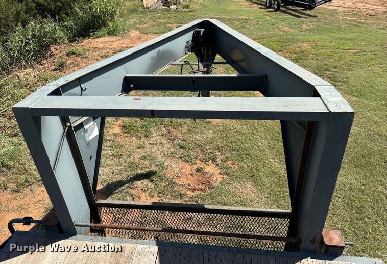 image for item MV9054 2012 Circle D 29GNFBBT equipment trailer