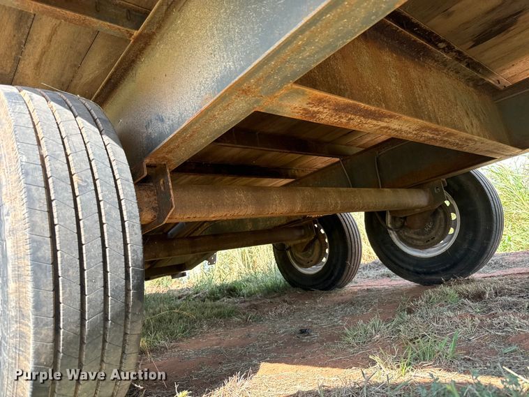 image for item MV9054 2012 Circle D 29GNFBBT equipment trailer