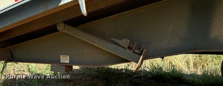 image for item MV9054 2012 Circle D 29GNFBBT equipment trailer