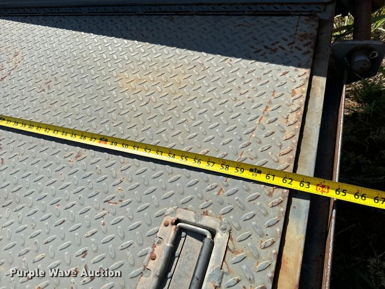 image for item MV9054 2012 Circle D 29GNFBBT equipment trailer