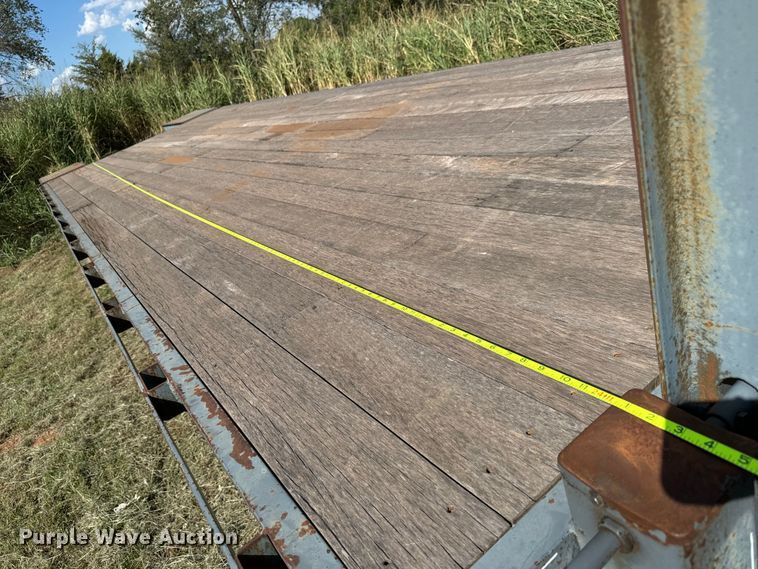 image for item MV9054 2012 Circle D 29GNFBBT equipment trailer