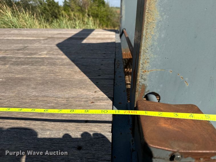 image for item MV9054 2012 Circle D 29GNFBBT equipment trailer