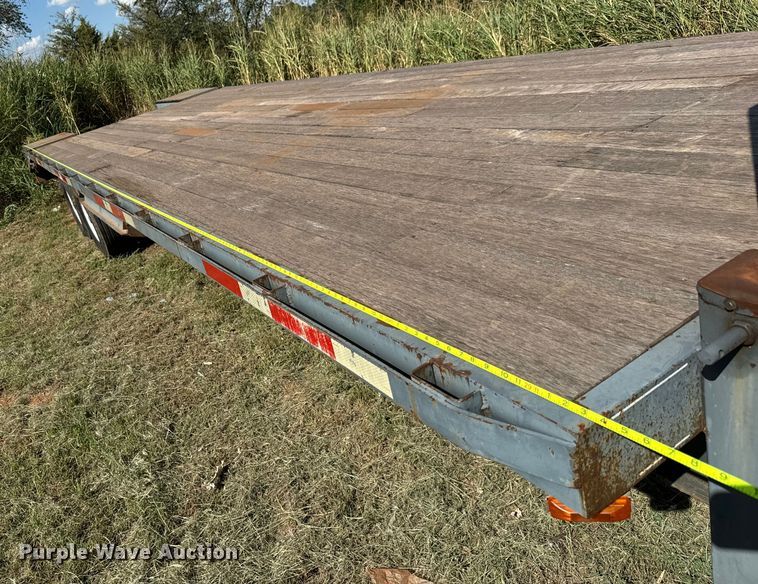 image for item MV9054 2012 Circle D 29GNFBBT equipment trailer