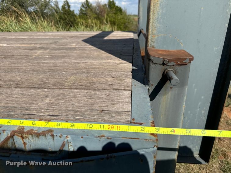 image for item MV9054 2012 Circle D 29GNFBBT equipment trailer