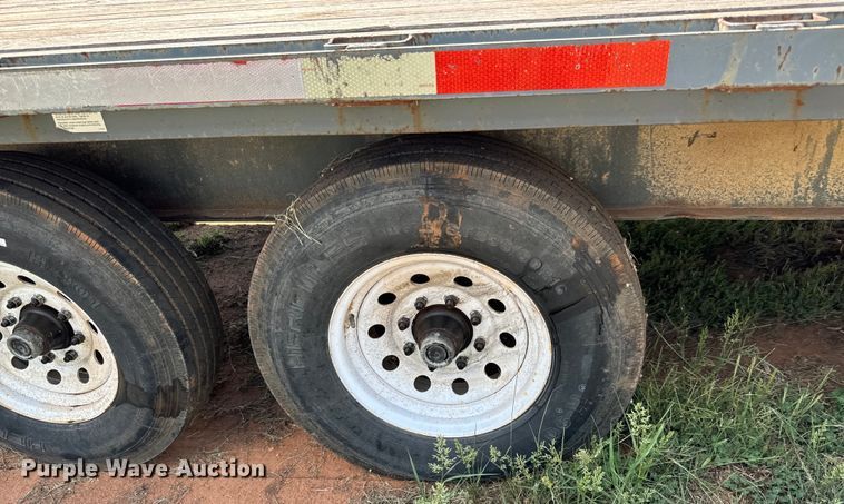 image for item MV9054 2012 Circle D 29GNFBBT equipment trailer