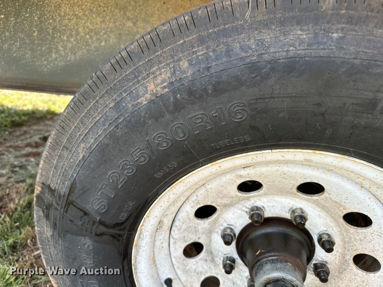 image for item MV9054 2012 Circle D 29GNFBBT equipment trailer