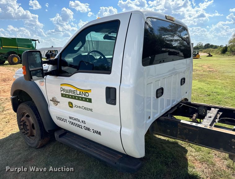 image for item MV9055 2014 Ford F550 Super Duty XL truck cab and chassis