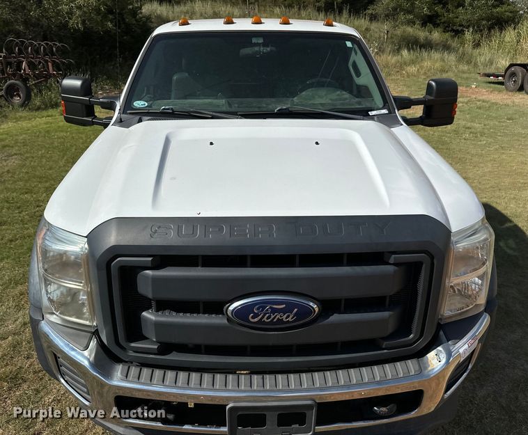 image for item MV9055 2014 Ford F550 Super Duty XL truck cab and chassis