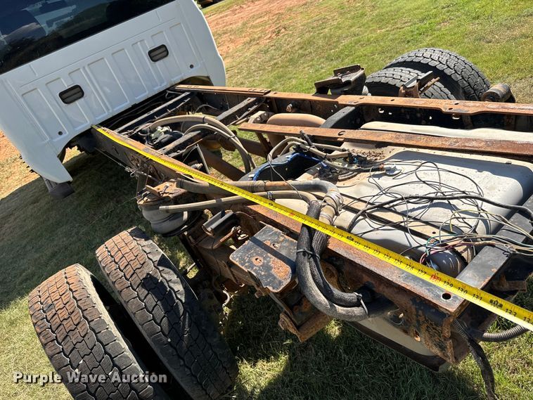 image for item MV9055 2014 Ford F550 Super Duty XL truck cab and chassis