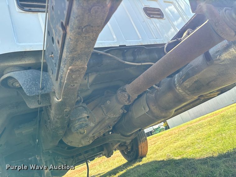 image for item MV9055 2014 Ford F550 Super Duty XL truck cab and chassis