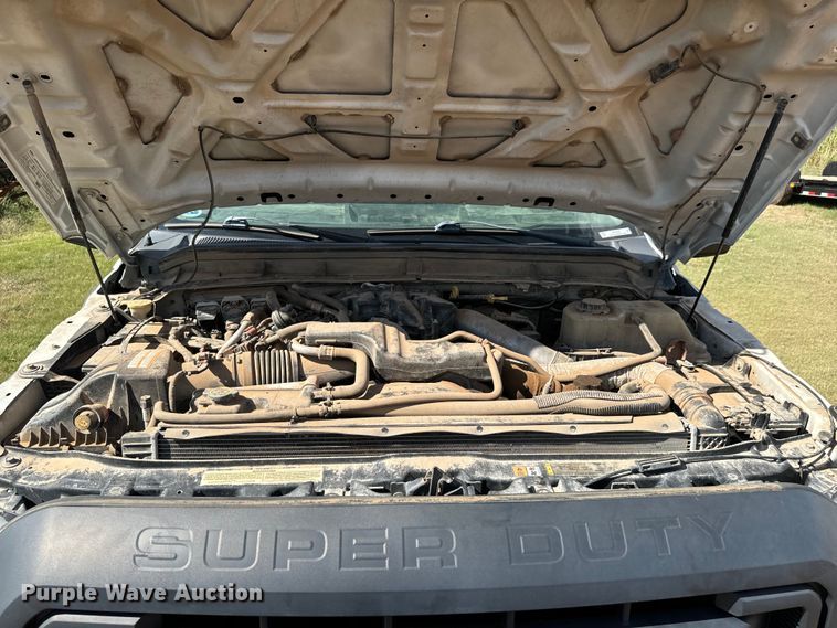 image for item MV9055 2014 Ford F550 Super Duty XL truck cab and chassis