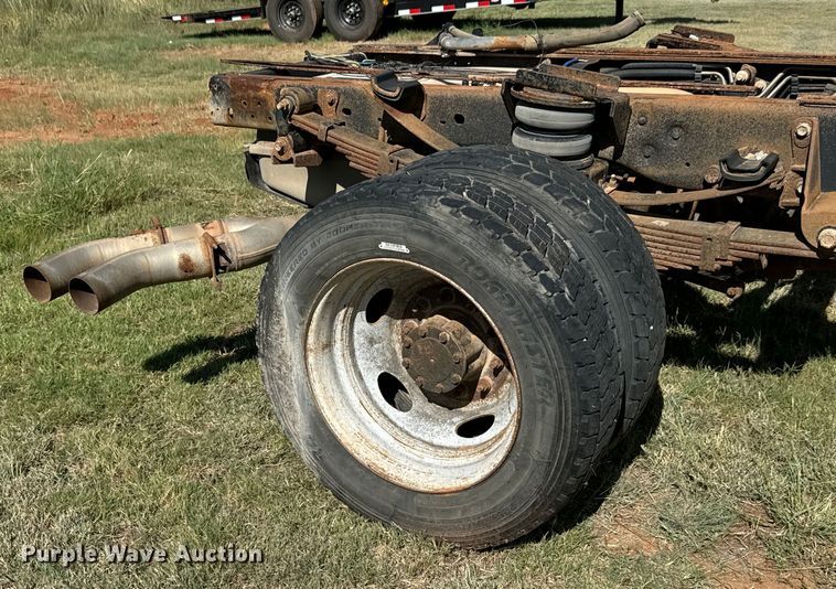 image for item MV9055 2014 Ford F550 Super Duty XL truck cab and chassis