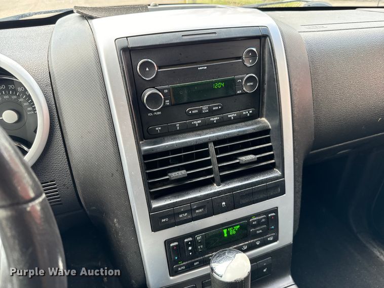 image for item MV9067 2008 Mercury Mountaineer SUV