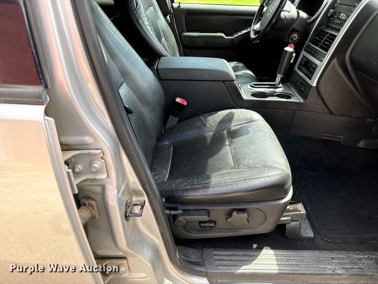 image for item MV9067 2008 Mercury Mountaineer SUV