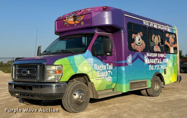 image for item MV9081 2009 Ford E350 shuttle bus