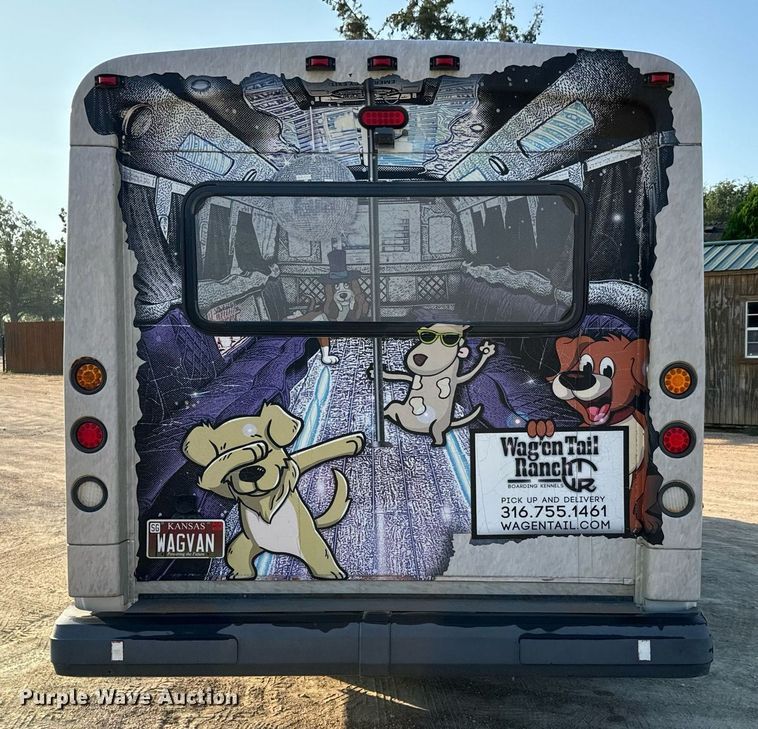 image for item MV9081 2009 Ford E350 shuttle bus