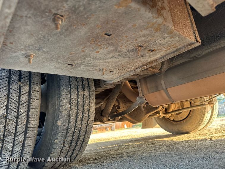 image for item MV9081 2009 Ford E350 shuttle bus