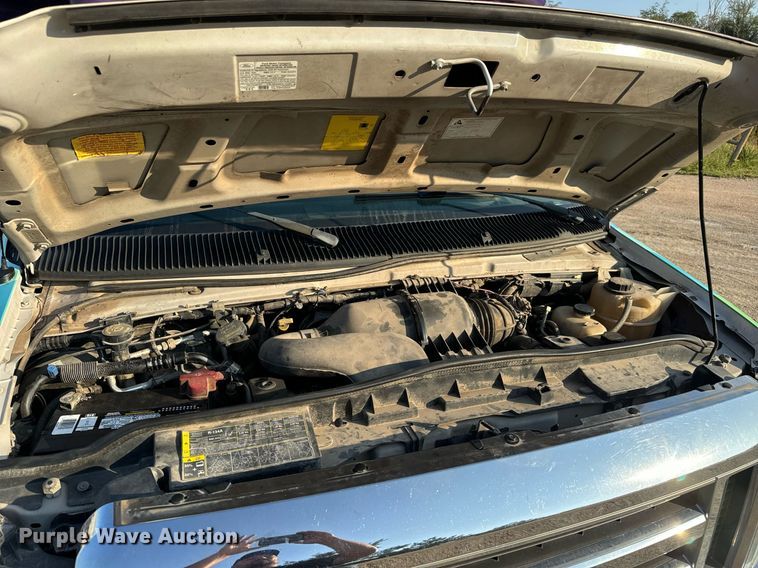 image for item MV9081 2009 Ford E350 shuttle bus