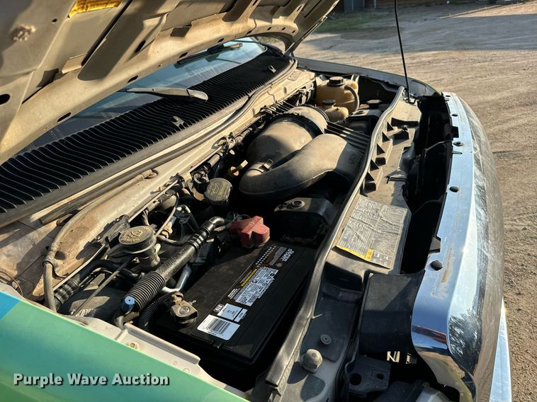 image for item MV9081 2009 Ford E350 shuttle bus