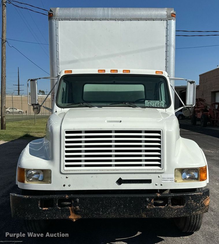 image for item MV9083 1998 International  4700 box truck