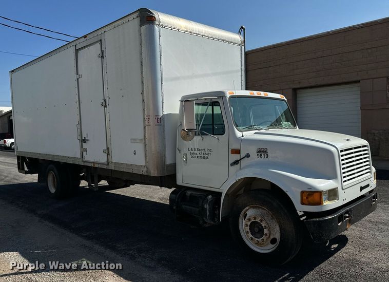 image for item MV9083 1998 International  4700 box truck