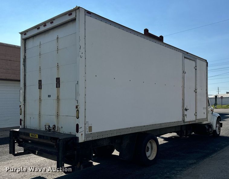 image for item MV9083 1998 International  4700 box truck