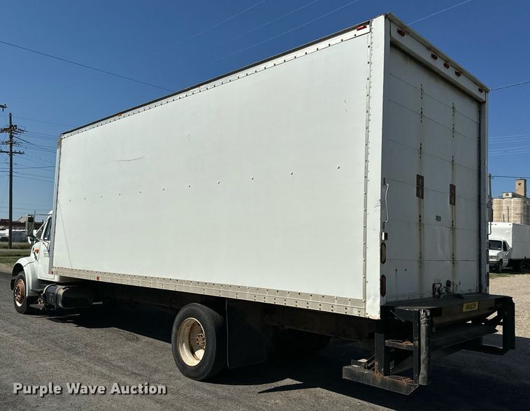 image for item MV9083 1998 International  4700 box truck
