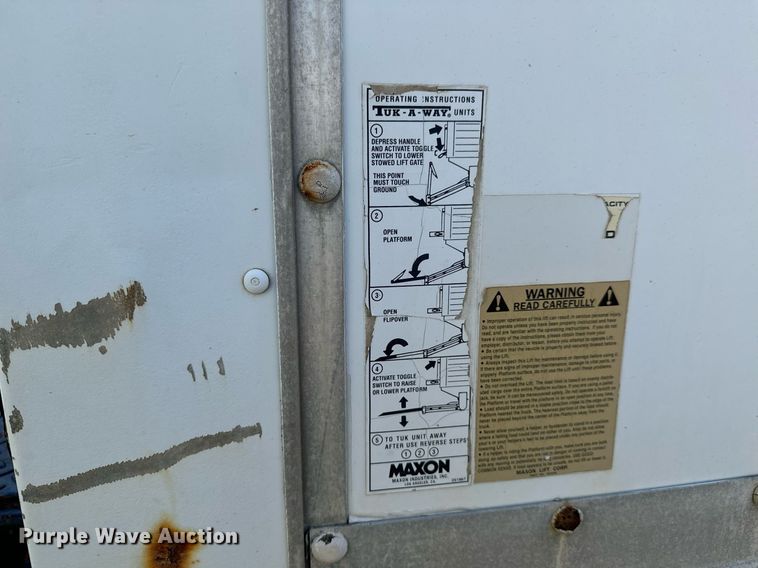 image for item MV9083 1998 International  4700 box truck