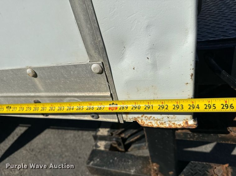 image for item MV9083 1998 International  4700 box truck