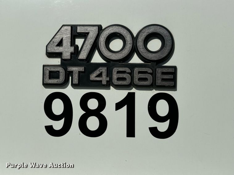 image for item MV9083 1998 International  4700 box truck