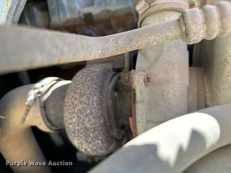 image for item MV9083 1998 International  4700 box truck