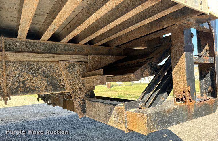 image for item MV9083 1998 International  4700 box truck