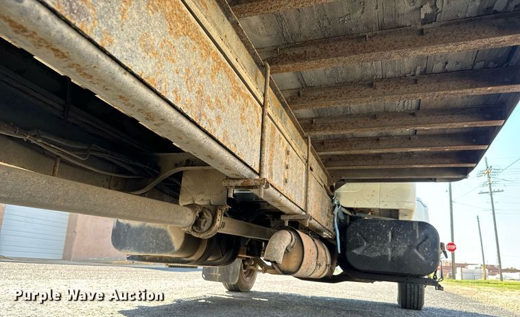 image for item MV9083 1998 International  4700 box truck