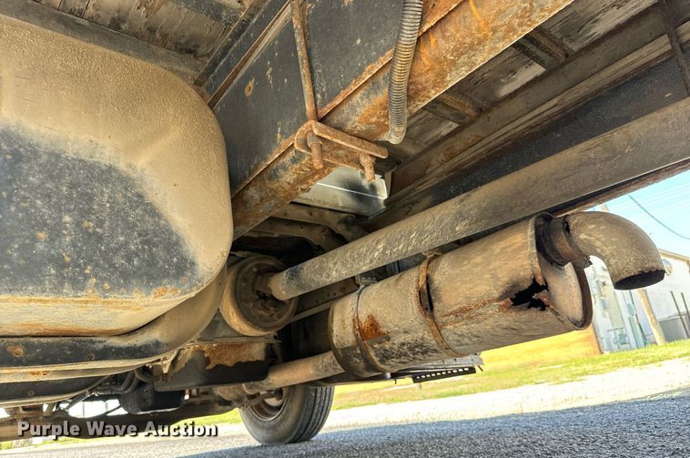 image for item MV9083 1998 International  4700 box truck