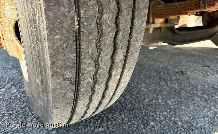 image for item MV9083 1998 International  4700 box truck