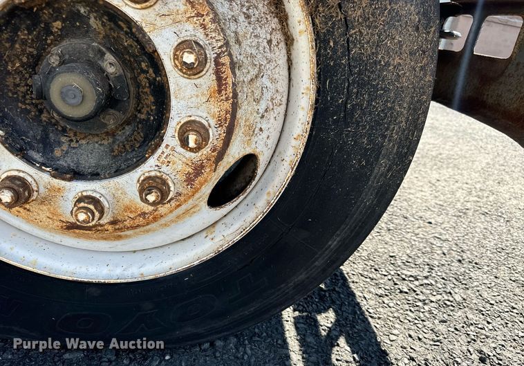 image for item MV9083 1998 International  4700 box truck