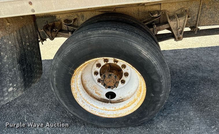 image for item MV9083 1998 International  4700 box truck