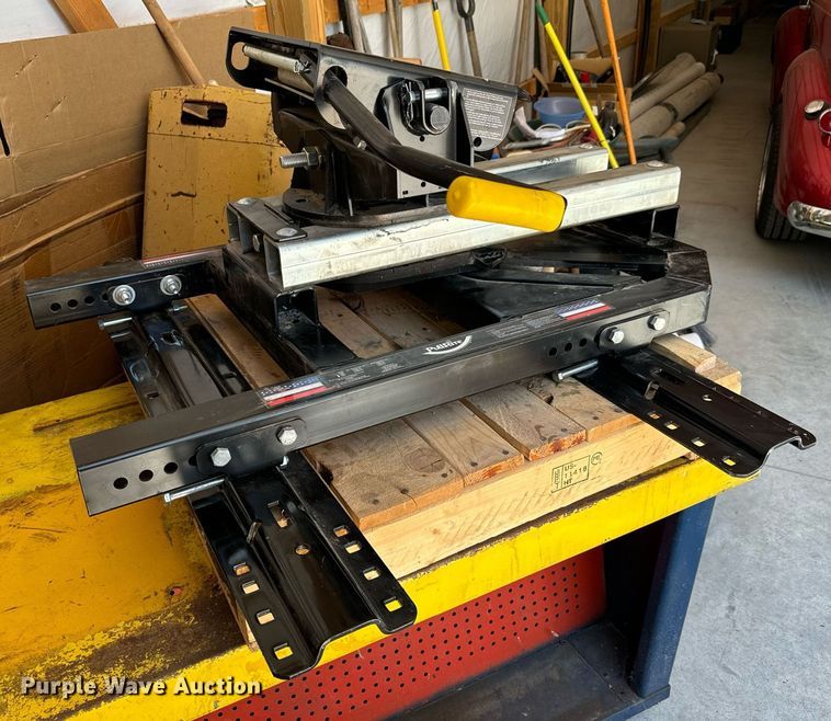 image for item MV9085 PullRite 2700 SuperGlide fifth wheel hitch