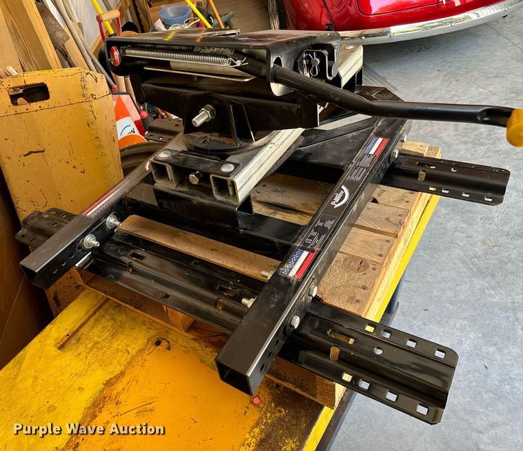 image for item MV9085 PullRite 2700 SuperGlide fifth wheel hitch