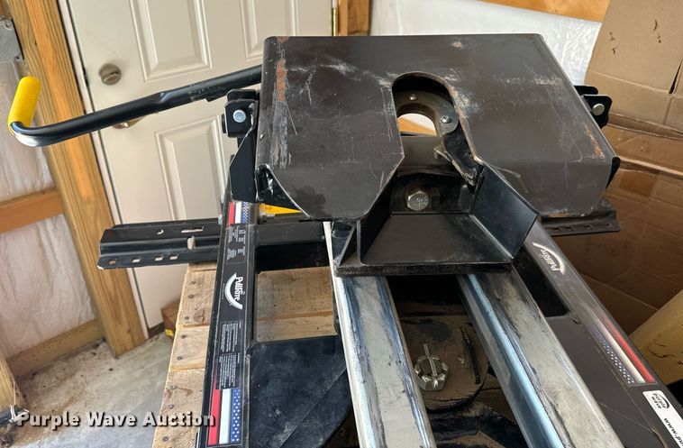 image for item MV9085 PullRite 2700 SuperGlide fifth wheel hitch