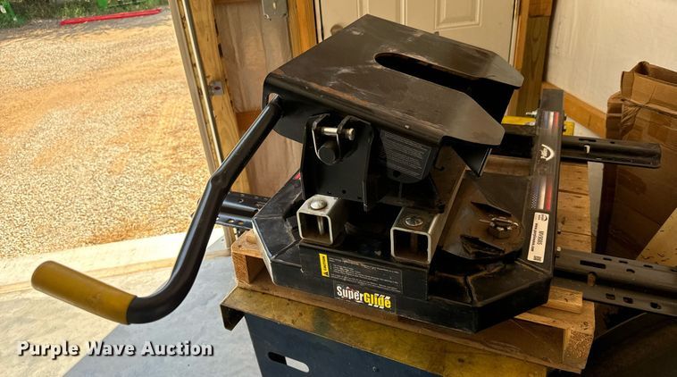 image for item MV9085 PullRite 2700 SuperGlide fifth wheel hitch