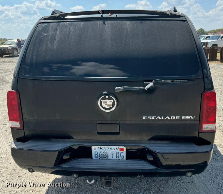 image for item MV9098 2004 Cadillac  Escalade ESV SUV