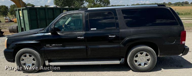image for item MV9098 2004 Cadillac  Escalade ESV SUV