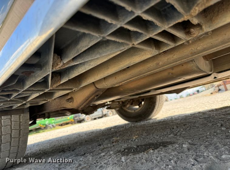 image for item MV9098 2004 Cadillac  Escalade ESV SUV