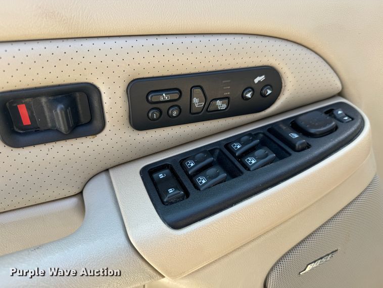 image for item MV9098 2004 Cadillac  Escalade ESV SUV