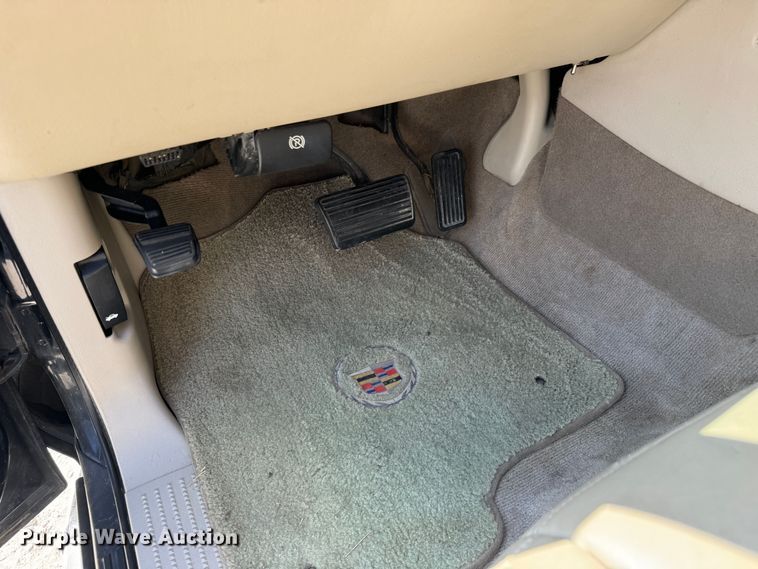 image for item MV9098 2004 Cadillac  Escalade ESV SUV