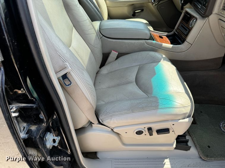 image for item MV9098 2004 Cadillac  Escalade ESV SUV