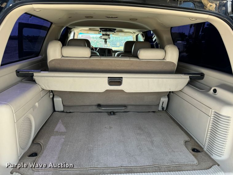 image for item MV9098 2004 Cadillac  Escalade ESV SUV