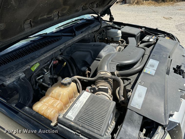 image for item MV9098 2004 Cadillac  Escalade ESV SUV