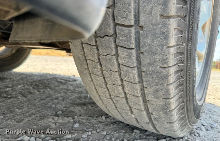 image for item MV9098 2004 Cadillac  Escalade ESV SUV